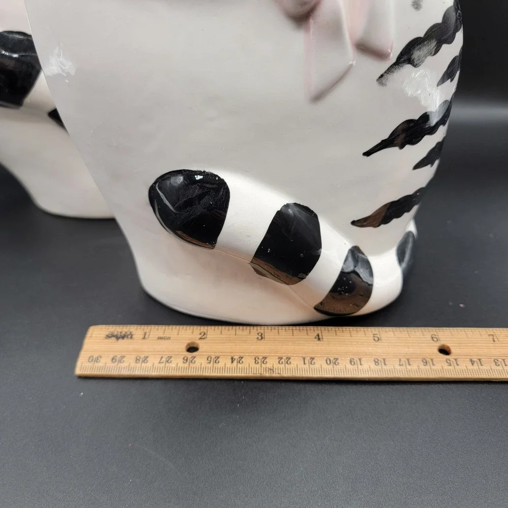 Vtg Ceramic Flat Cat Figurines 1991 Black & White Striped Pink Bow Hand Painted